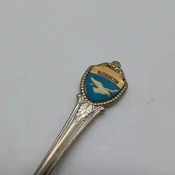 Vintage Washington State Souvenir Engraved Spoon Kitschy cool Seagull - Picture 2 of 5